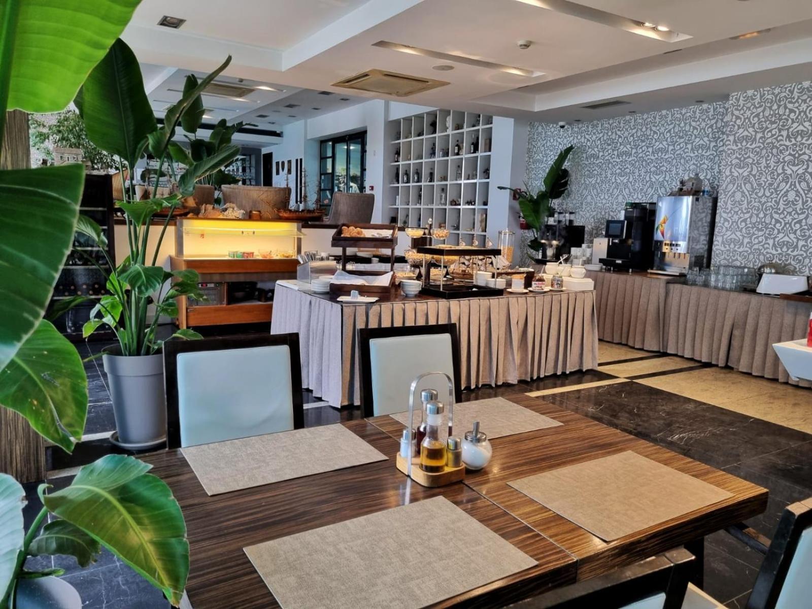 Hotel Gala Split Подстрана Екстериор снимка