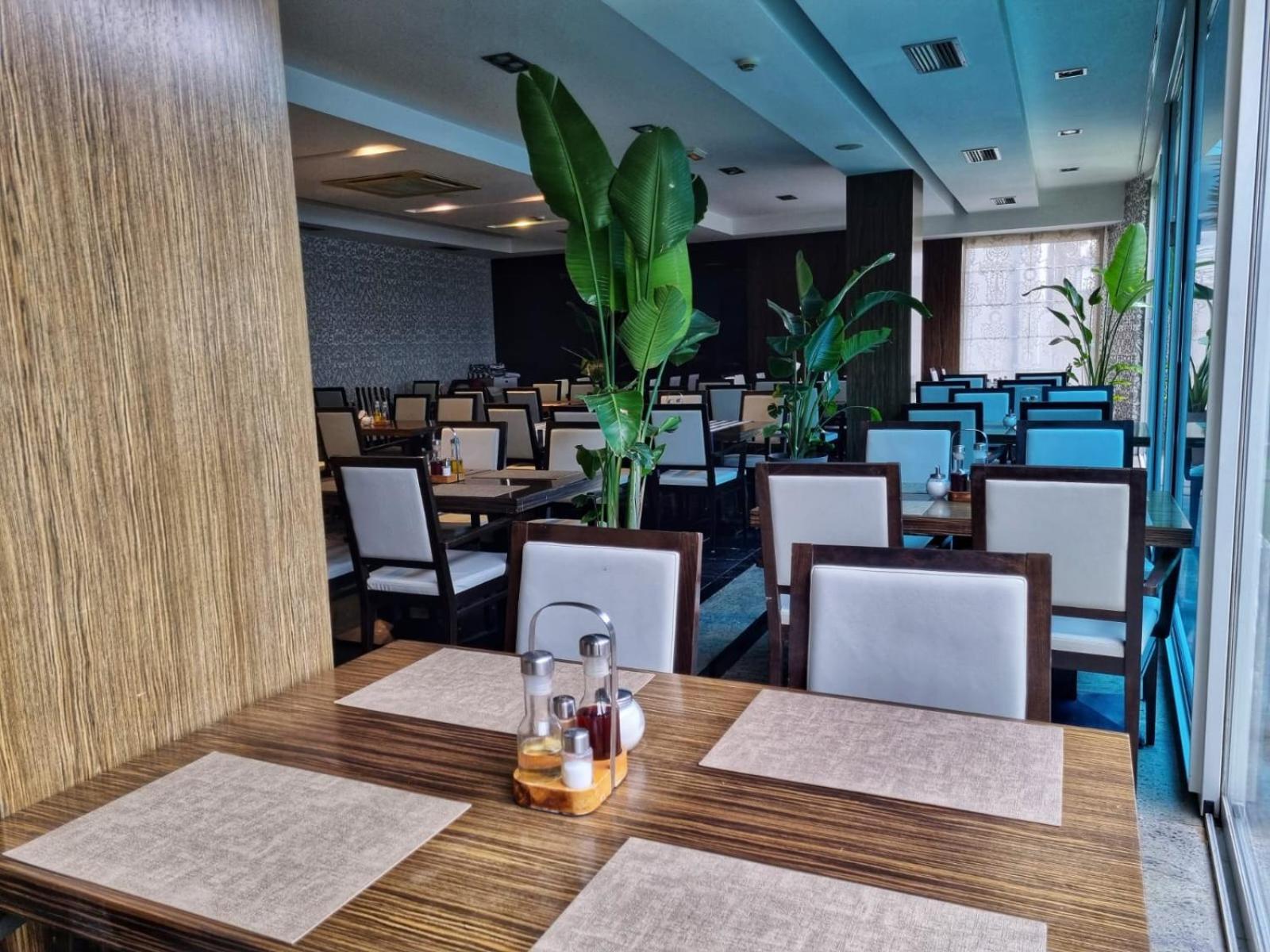 Hotel Gala Split Подстрана Екстериор снимка