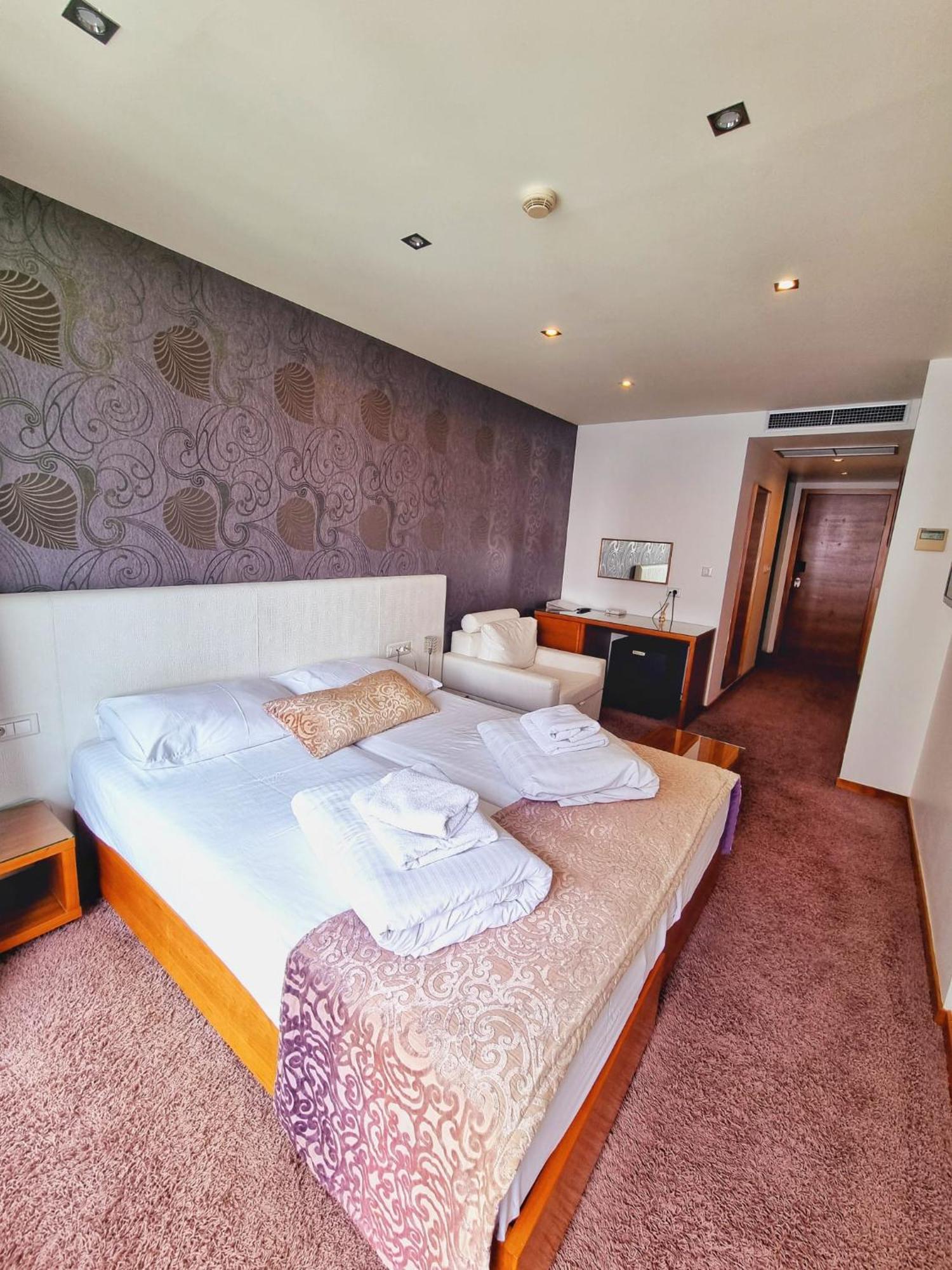 Hotel Gala Split Подстрана Екстериор снимка