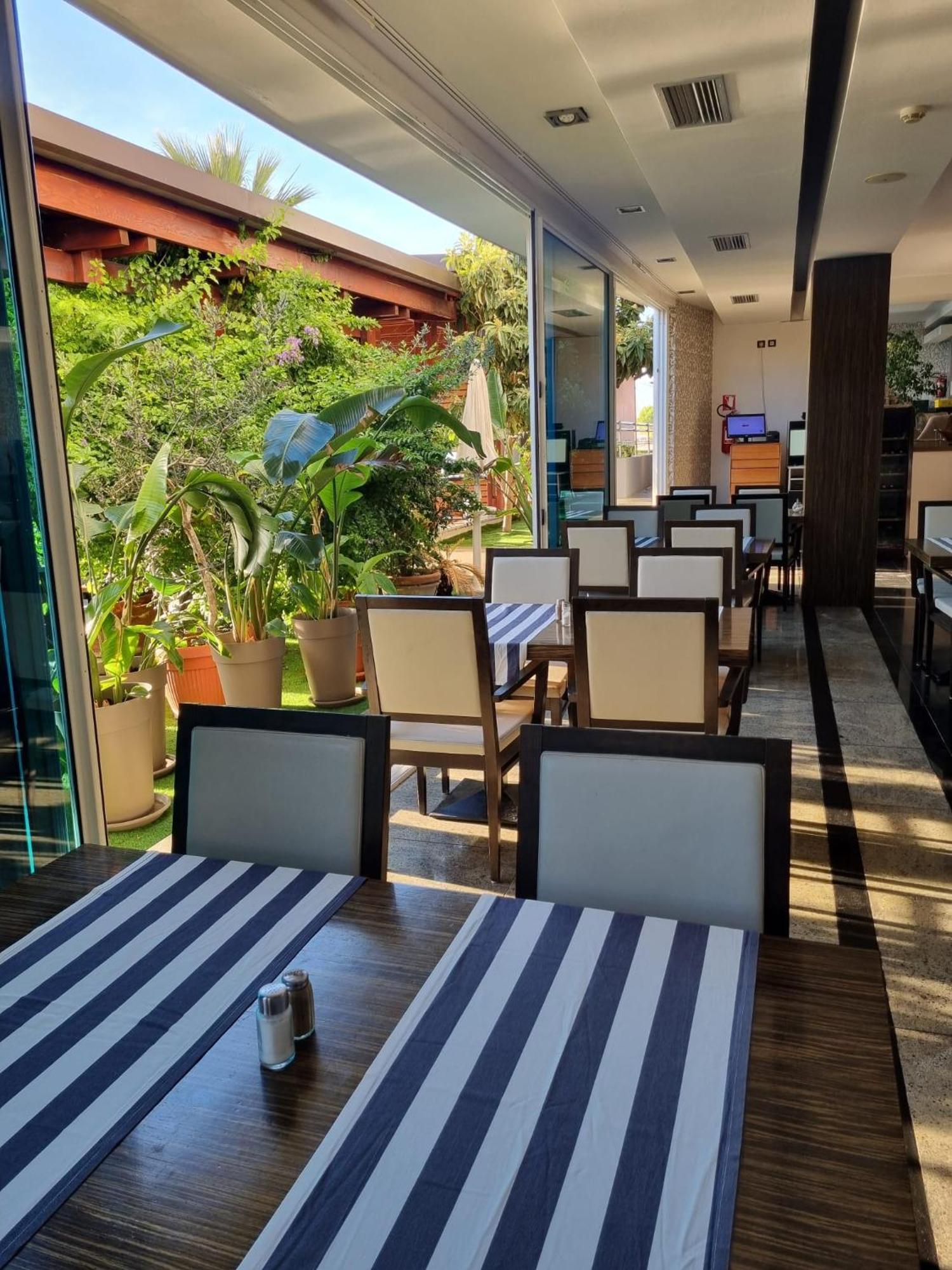 Hotel Gala Split Подстрана Екстериор снимка